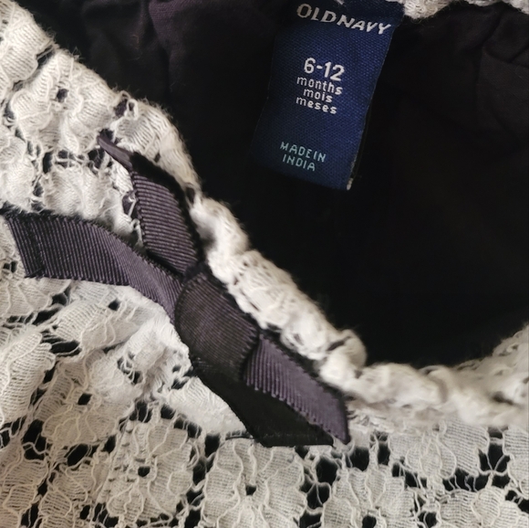 Old Navy Baby Girl White Floral Stitched Shorts w/Black Lining Size 6-12Months - Picture 3 of 3